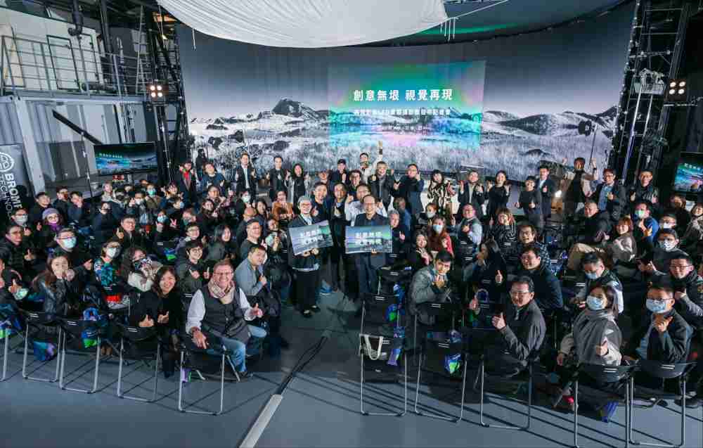 再现影像LED虚拟制作摄影棚整合拍摄场景、、内容制作、、、技术指导到设备租借一站式服务，，，，可望提升LED虚拟制作的影视效能，，，进而产出更多高质量细致作品