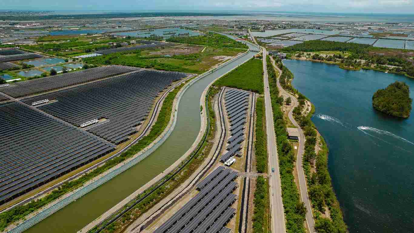 PG国际能源事业提供智慧能源管理、、太阳能监控管理、、、全方位电厂建置及运维解决方案，，，，并拥有管理超过6000案场的经验